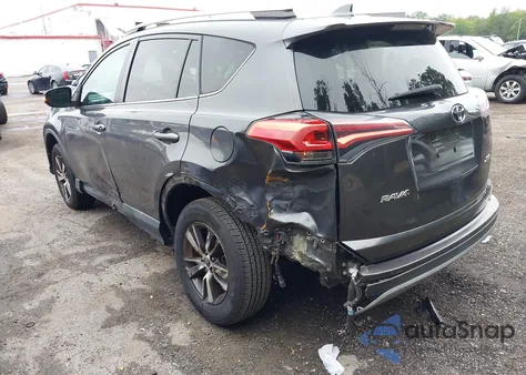 2018 Toyota Rav4 Xle z USA, uszkodzony, nr VIN 2T3WFREV6JW476011